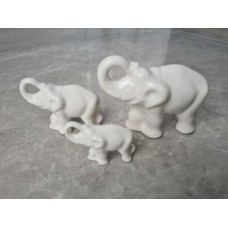 Фарфоровая статуэтка "Слон", набор из 3-х шт. (высота 7/5/3,5 см), цвет белый, TM LEANZA